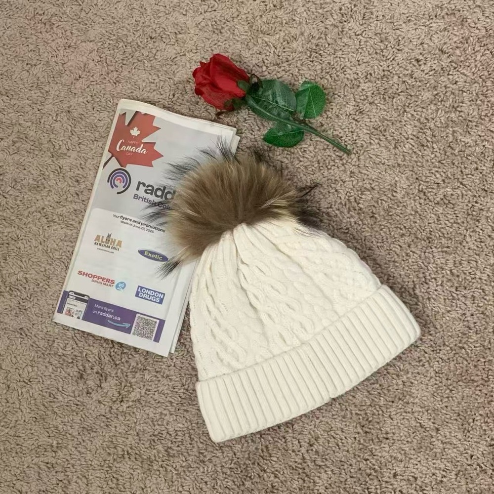 White Cable Knit Beanie with Real Fox Fur Pom | Winter Hat | New